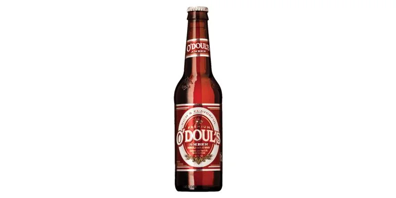 O'Doul's Amber, a premium non-alcoholic beer, featuring natural ingredients and a full-bodied flavor profile.
