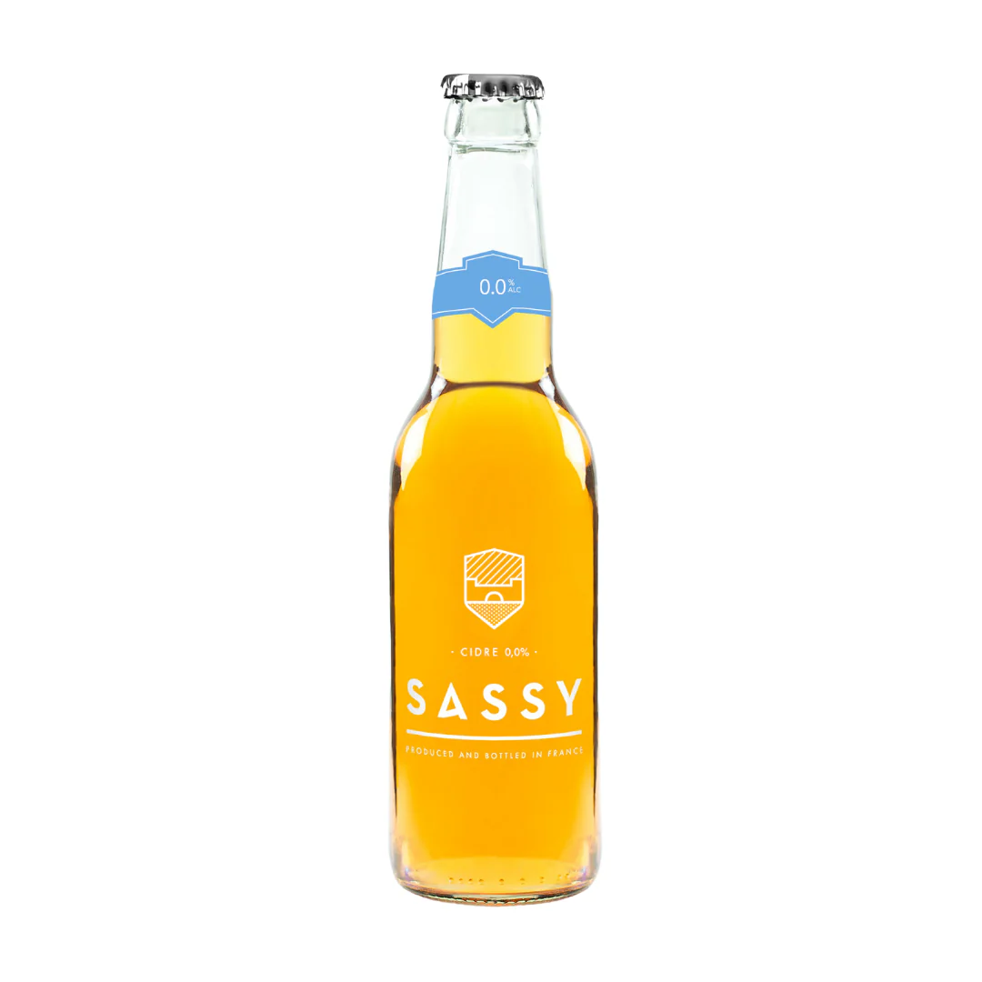 Maison Sassy 0.0% organic alcohol free cider with lightly sparkling, crisp apple taste, reflecting natural Normandy terroir and sustainable craft